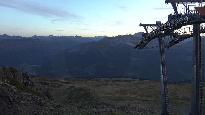 Klosters Dorf Upper Station Schaffürggli snow cam captured at 19 September 2026 at 7:34 pm GMT+2