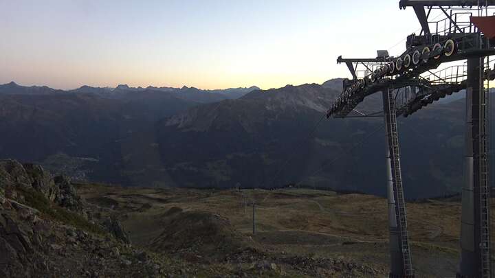 Klosters Dorf Upper Station Schaffürggli snow cam captured at 22 September 2026 at 7:40 pm GMT+2
