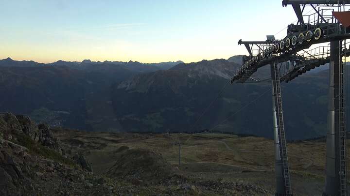 Klosters Dorf Upper Station Schaffürggli snow cam captured at 25 September 2026 at 7:19 pm GMT+2