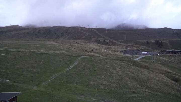 Klosters Dorf Madrisaland snow cam captured at 18 September 2026 at 7:42 pm GMT+2