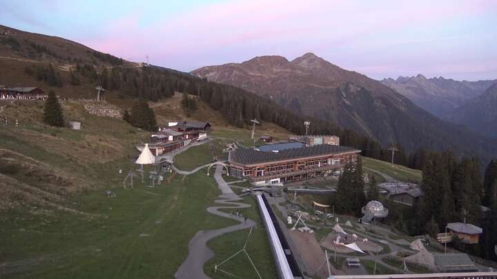 Klosters Dorf Madrisaland snow cam captured at 19 September 2026 at 7:50 pm GMT+2
