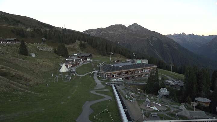 Klosters Dorf Madrisaland snow cam captured at 22 September 2026 at 7:23 pm GMT+2