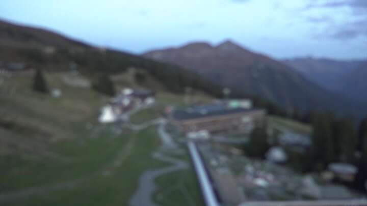 Klosters Dorf Madrisaland snow cam captured at 28 September 2026 at 7:32 pm GMT+2