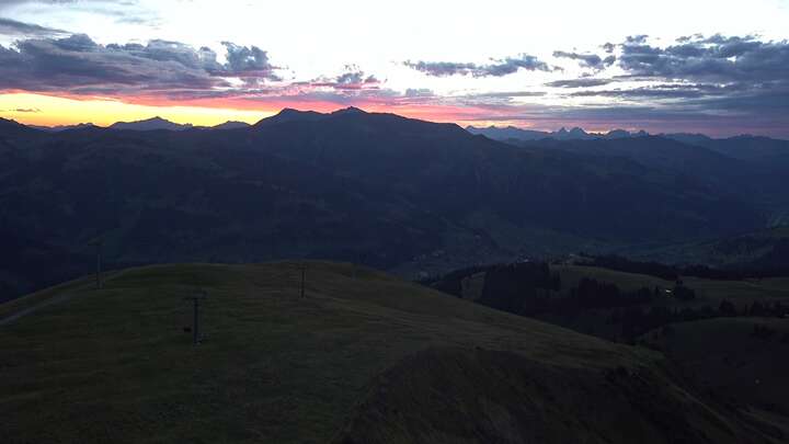 Lenk im Simmental Metschstand snow cam captured at 13 September 2026 at 8:17 pm GMT+2