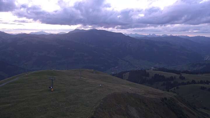 Lenk im Simmental Metschstand snow cam captured at 18 September 2026 at 7:59 pm GMT+2