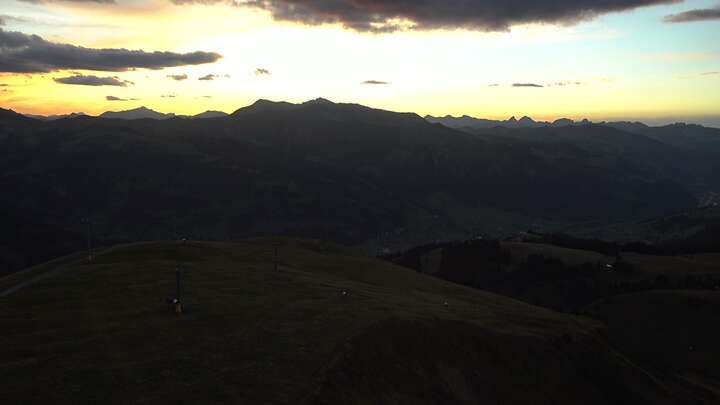 Lenk im Simmental Metschstand snow cam captured at 23 September 2026 at 7:40 pm GMT+2