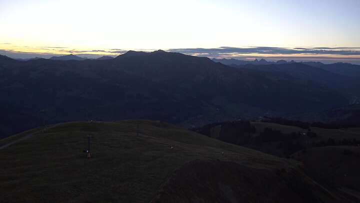 Lenk im Simmental Metschstand snow cam captured at 27 September 2026 at 7:39 pm GMT+2