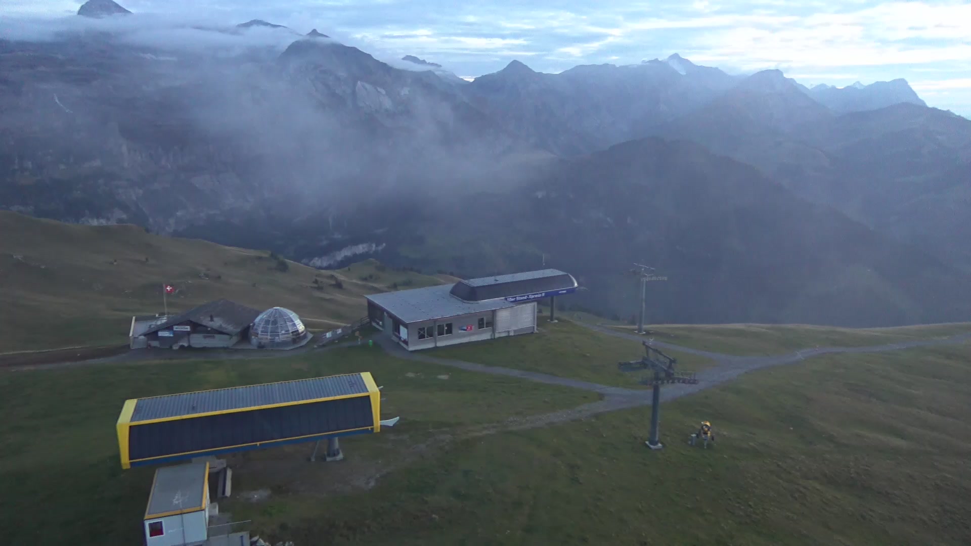 Lenk im Simmental Metschstand snow cam captured at 3 October 2026 at 7:23 pm GMT+2