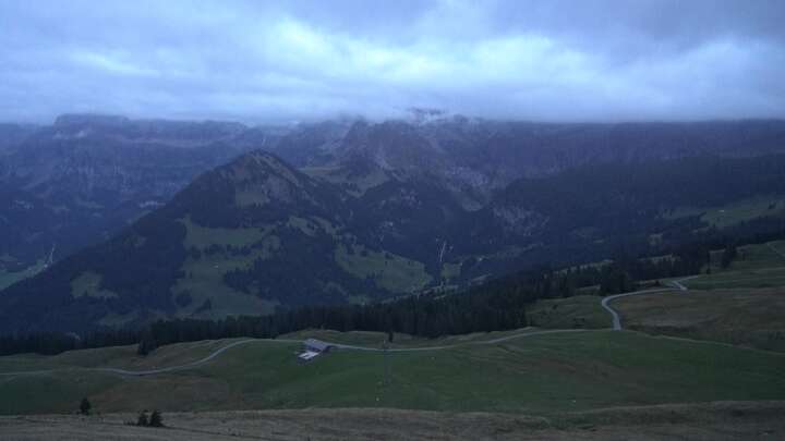 Lenk im Simmental Mülkerblatten snow cam captured at 17 September 2026 at 10:06 pm GMT+2