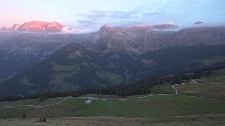 Lenk im Simmental Mülkerblatten snow cam captured at 21 September 2026 at 7:47 pm GMT+2