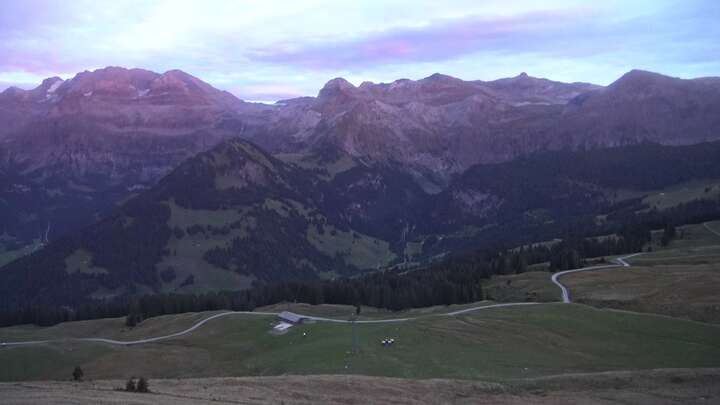 Lenk im Simmental Mülkerblatten snow cam captured at 24 September 2026 at 7:35 pm GMT+2