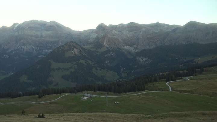 Lenk im Simmental Mülkerblatten snow cam captured at 27 September 2026 at 7:23 pm GMT+2