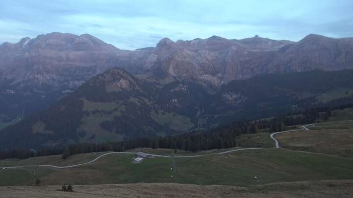 Lenk im Simmental Mülkerblatten snow cam captured at 28 September 2026 at 7:32 pm GMT+2