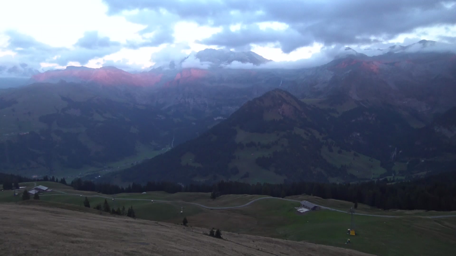 Lenk im Simmental Mülkerblatten snow cam captured at 5 October 2026 at 7:07 pm GMT+2