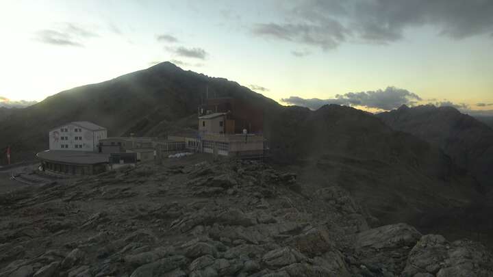 Pontresina Diavolezza Upper Station snow cam captured at 14 September 2026 at 7:45 pm GMT+2