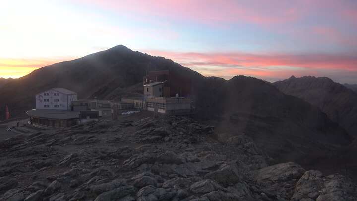 Pontresina Diavolezza Upper Station snow cam captured at 19 September 2026 at 7:37 pm GMT+2