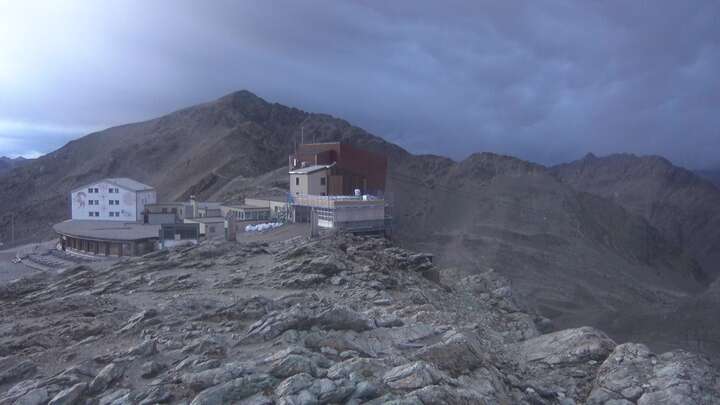 Pontresina Diavolezza Upper Station snow cam captured at 24 September 2026 at 7:37 pm GMT+2
