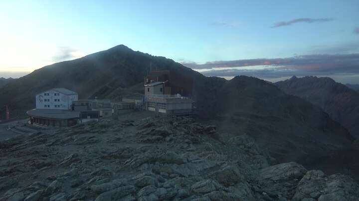 Pontresina Diavolezza Upper Station snow cam captured at 28 September 2026 at 7:21 pm GMT+2