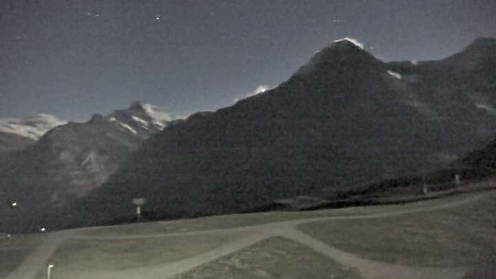 Wengen (Männlichen) Männlichen snow cam captured at 23 September 2026 at 11:55 pm GMT+2
