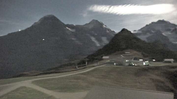 Wengen (Männlichen) Männlichen snow cam captured at 24 September 2026 at 11:47 pm GMT+2