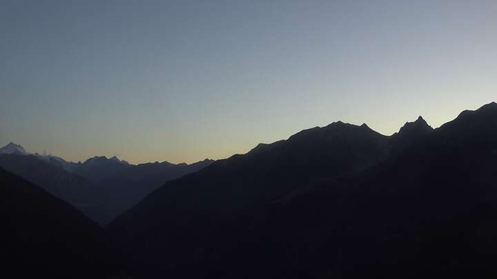 Wiler (Lauchernalp) Upper Station Luftseilbahn Wiler-Lauchernalp snow cam captured at 27 September 2026 at 7:31 pm GMT+2