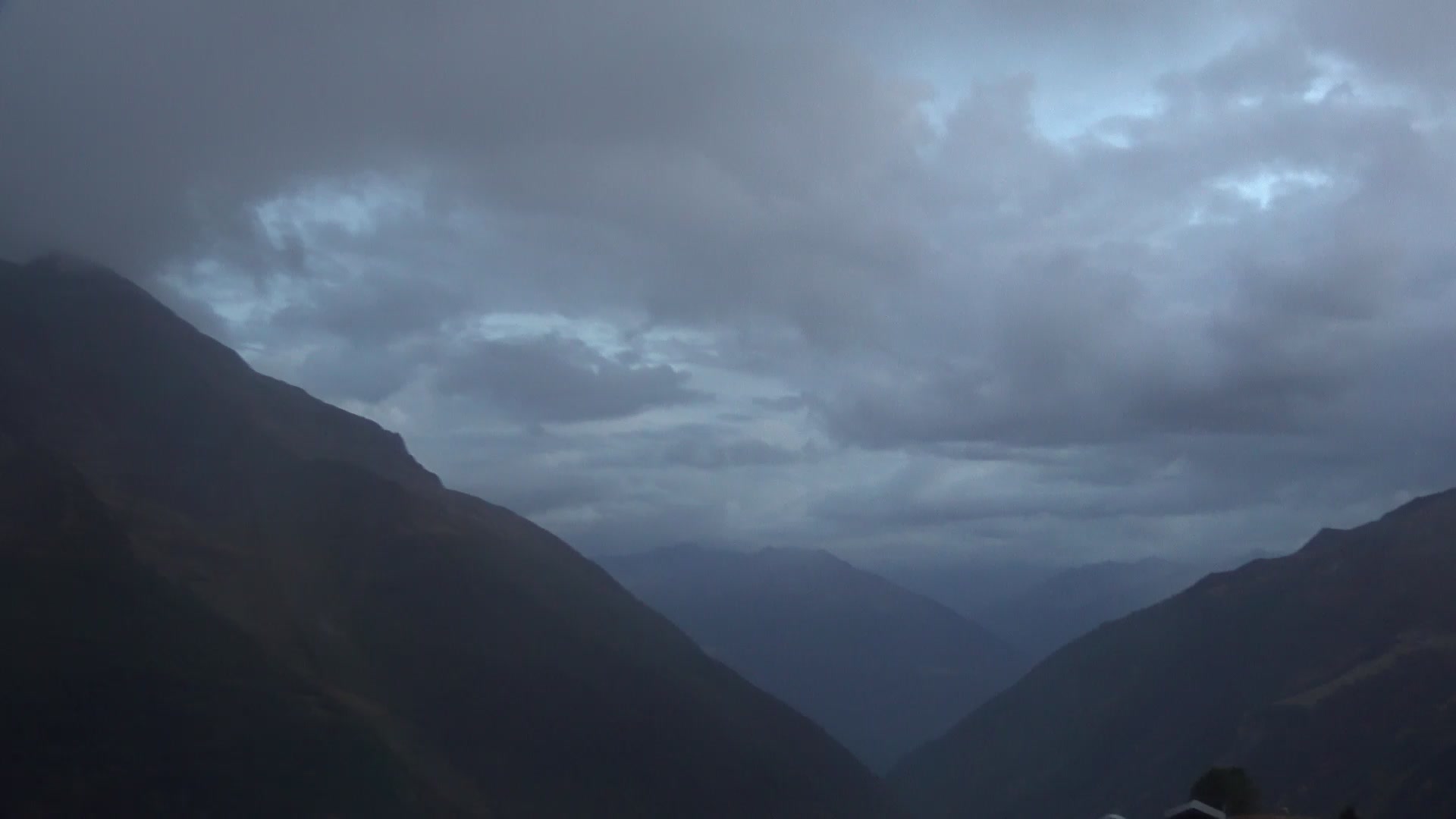 Wiler (Lauchernalp) Lauchernalp-Stafel snow cam captured at 4 October 2026 at 7:07 pm GMT+2