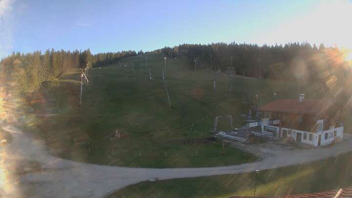 Bischofswiesen Götschen Base Station snow cam captured at 15 September 2026 at 6:04 pm GMT+2