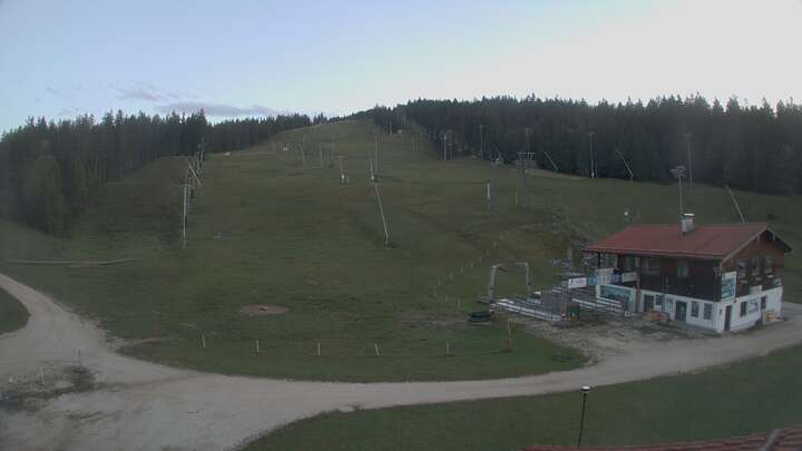 Bischofswiesen Götschen Base Station snow cam captured at 17 September 2026 at 10:10 pm GMT+2