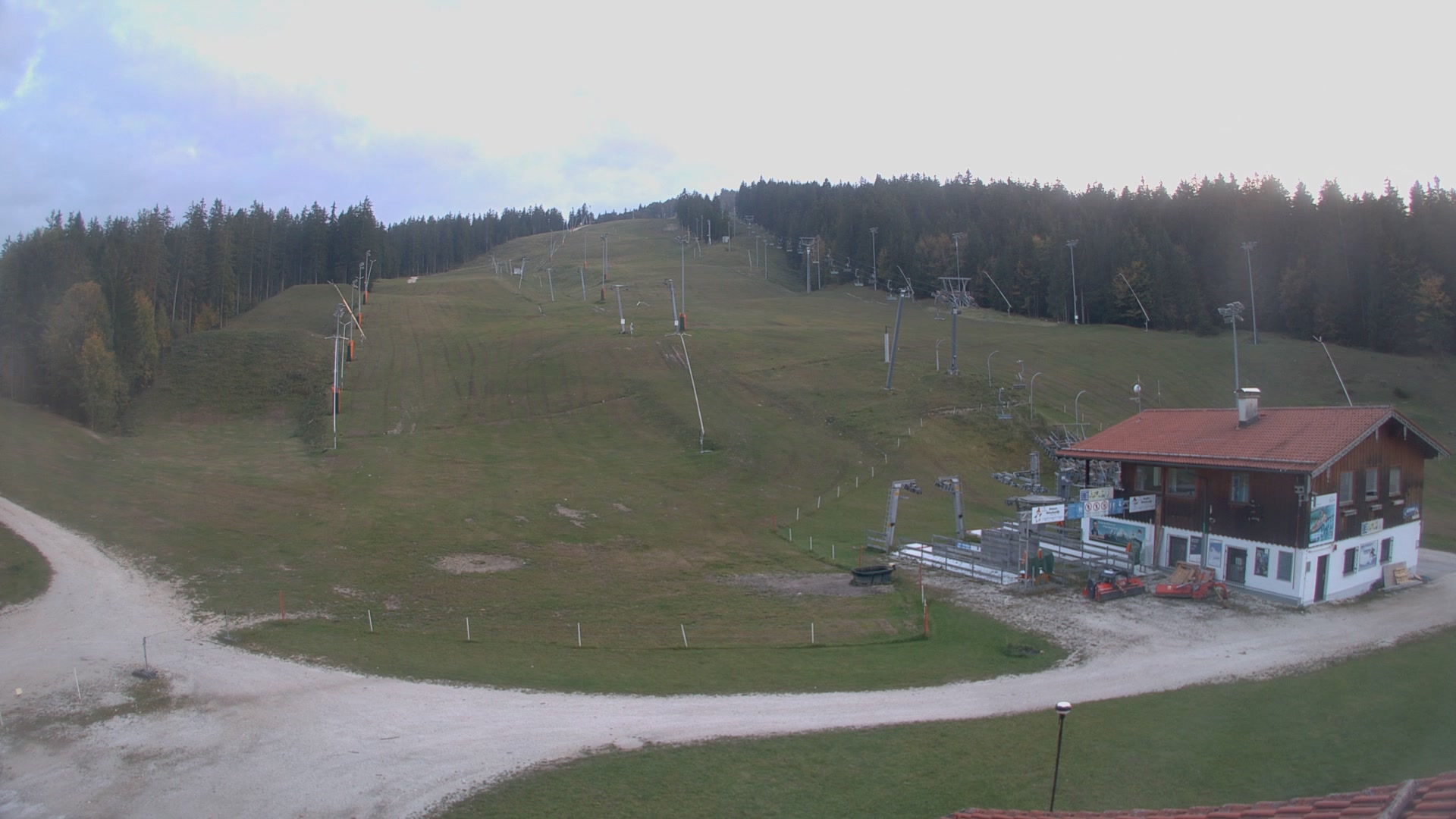 Bischofswiesen Götschen Base Station snow cam captured at 4 October 2026 at 6:58 pm GMT+2