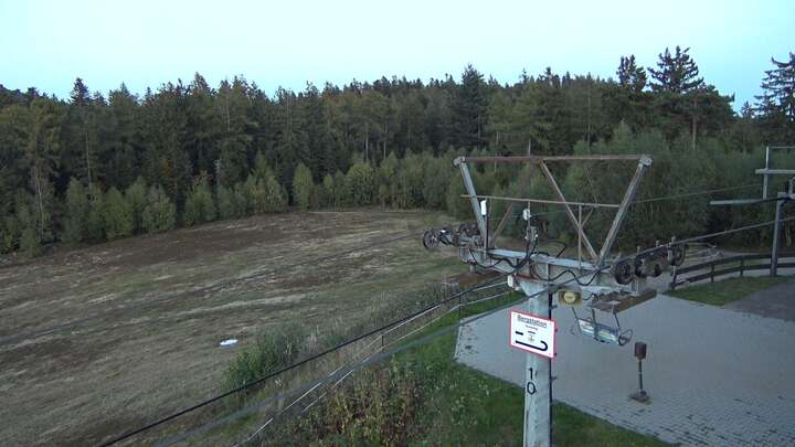 Bodenmais (Bayerischer Wald) Silberberg Upper Station snow cam captured at 28 September 2026 at 7:18 pm GMT+2