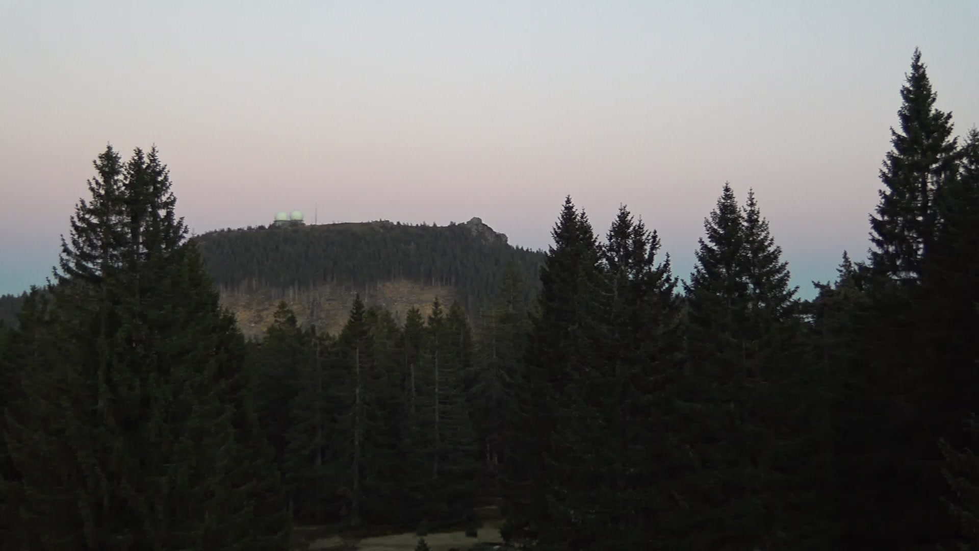Bodenmais (Bayerischer Wald) Chamer Hütte snow cam captured at 5 October 2026 at 7:04 pm GMT+2