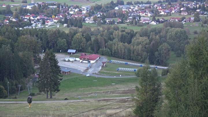 Mehlmeisel Klausenlift snow cam captured at 28 September 2026 at 7:17 pm GMT+2
