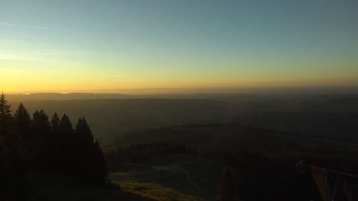 Oberstaufen Fluhexpress Berg snow cam captured at 25 September 2026 at 7:13 pm GMT+2