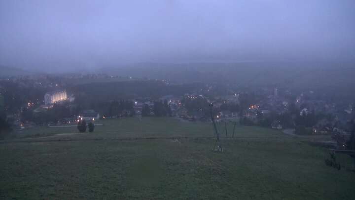 Oberwiesenthal Fichtelberg Skihang snow cam captured at 13 September 2026 at 7:47 pm GMT+2
