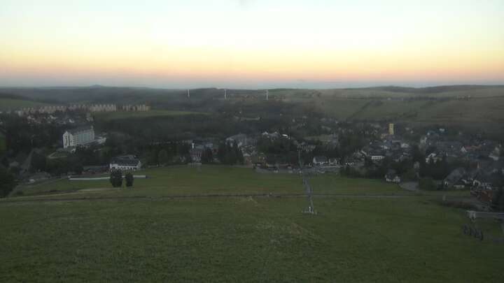 Oberwiesenthal Fichtelberg Skihang snow cam captured at 14 September 2026 at 7:30 pm GMT+2