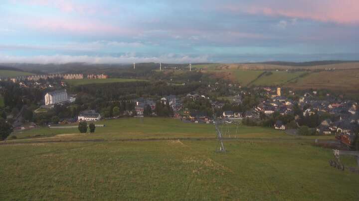 Oberwiesenthal Fichtelberg Skihang snow cam captured at 16 September 2026 at 7:28 pm GMT+2