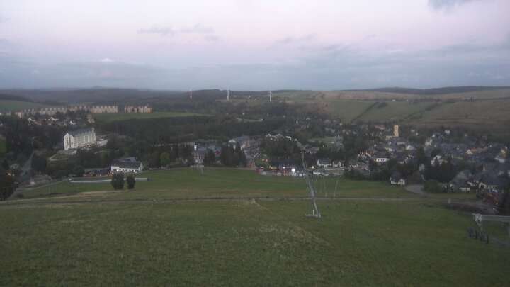Oberwiesenthal Fichtelberg Skihang snow cam captured at 21 September 2026 at 7:38 pm GMT+2