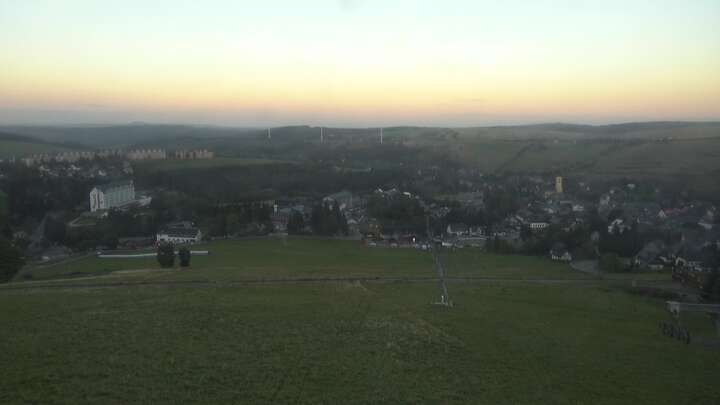 Oberwiesenthal Fichtelberg Skihang snow cam captured at 22 September 2026 at 7:11 pm GMT+2