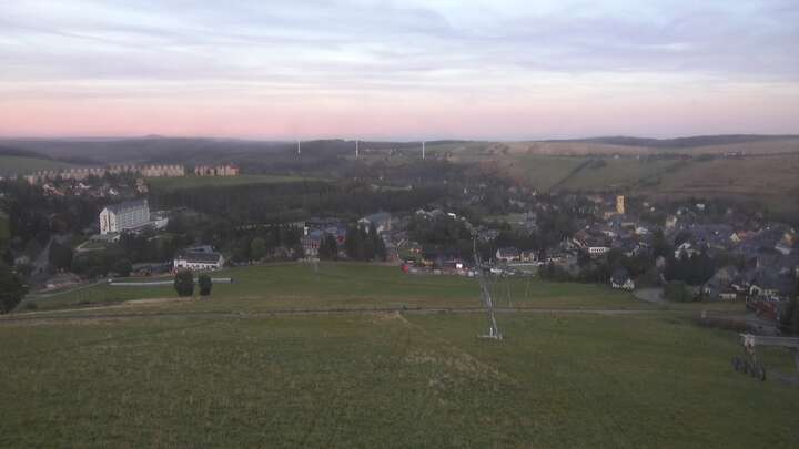 Oberwiesenthal Fichtelberg Skihang snow cam captured at 23 September 2026 at 7:11 pm GMT+2