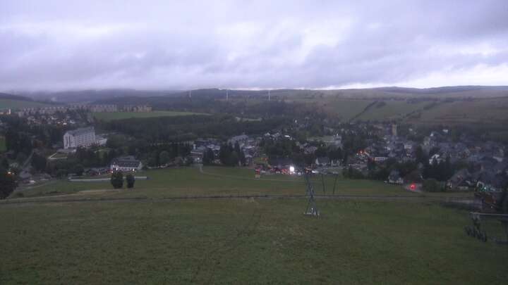 Oberwiesenthal Fichtelberg Skihang snow cam captured at 24 September 2026 at 7:13 pm GMT+2