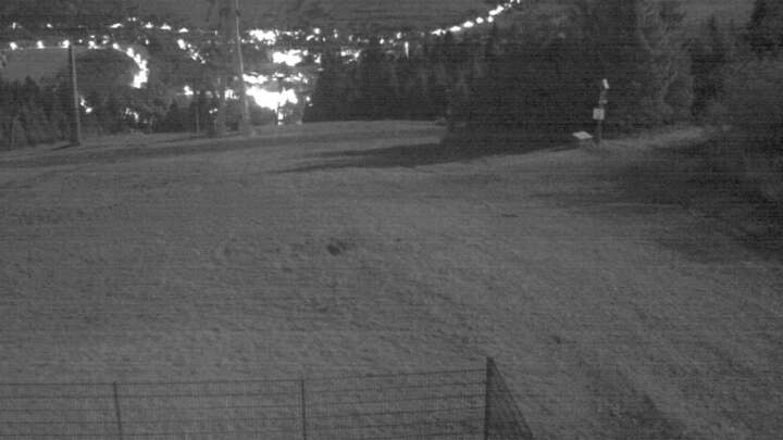 Oberwiesenthal Blick nach Oberwiesenthal snow cam captured at 23 September 2026 at 11:59 pm GMT+2