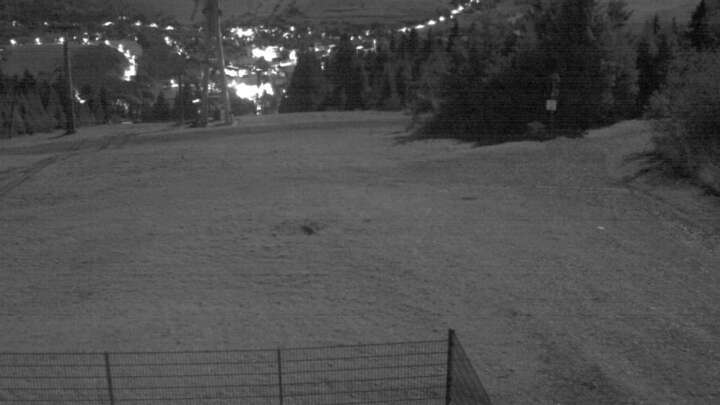 Oberwiesenthal Blick nach Oberwiesenthal snow cam captured at 25 September 2026 at 11:45 pm GMT+2