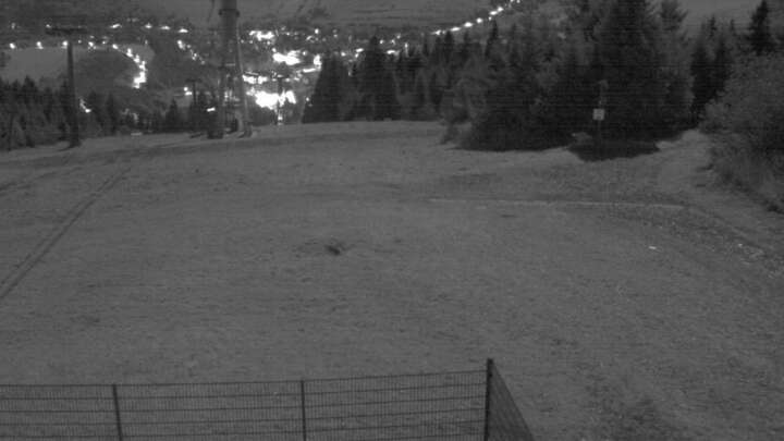 Oberwiesenthal Blick nach Oberwiesenthal snow cam captured at 26 September 2026 at 11:45 pm GMT+2