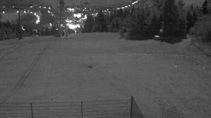 Oberwiesenthal Blick nach Oberwiesenthal snow cam captured at 27 September 2026 at 11:56 pm GMT+2