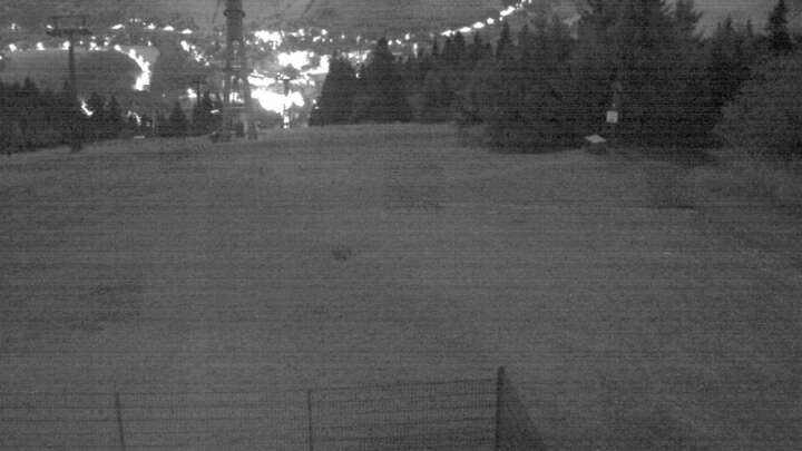 Oberwiesenthal Blick nach Oberwiesenthal snow cam captured at 28 September 2026 at 11:52 pm GMT+2