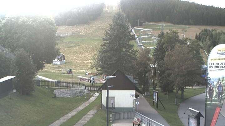 Oberwiesenthal Blick zum Fichtelberg snow cam captured at 15 September 2026 at 6:42 pm GMT+2