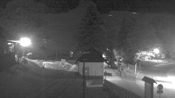 Oberwiesenthal Blick zum Fichtelberg snow cam captured at 28 September 2026 at 11:52 pm GMT+2