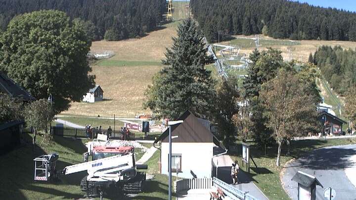 Oberwiesenthal Blick zum Fichtelberg snow cam captured at 29 September 2026 at 12:33 pm GMT+2