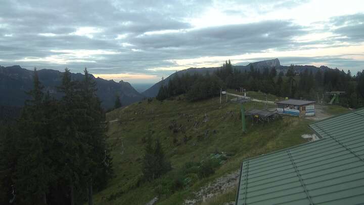 Ramsau bei Berchtesgaden Hochschwarzeck snow cam captured at 14 September 2026 at 7:45 pm GMT+2