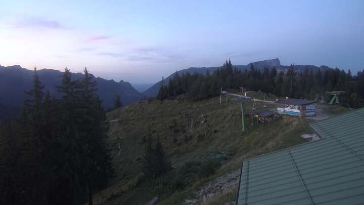 Ramsau bei Berchtesgaden Hochschwarzeck snow cam captured at 17 September 2026 at 10:11 pm GMT+2